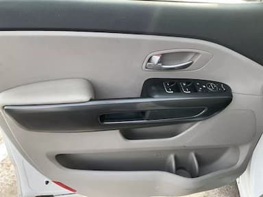 KIA Sedona 2020 - Thumbnail 18
