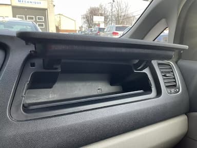 KIA Sedona 2020 - Thumbnail 39