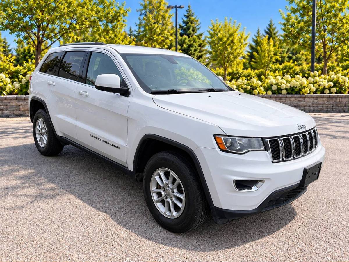2018 Jeep Grand Cherokee AWD · Camera · Mags