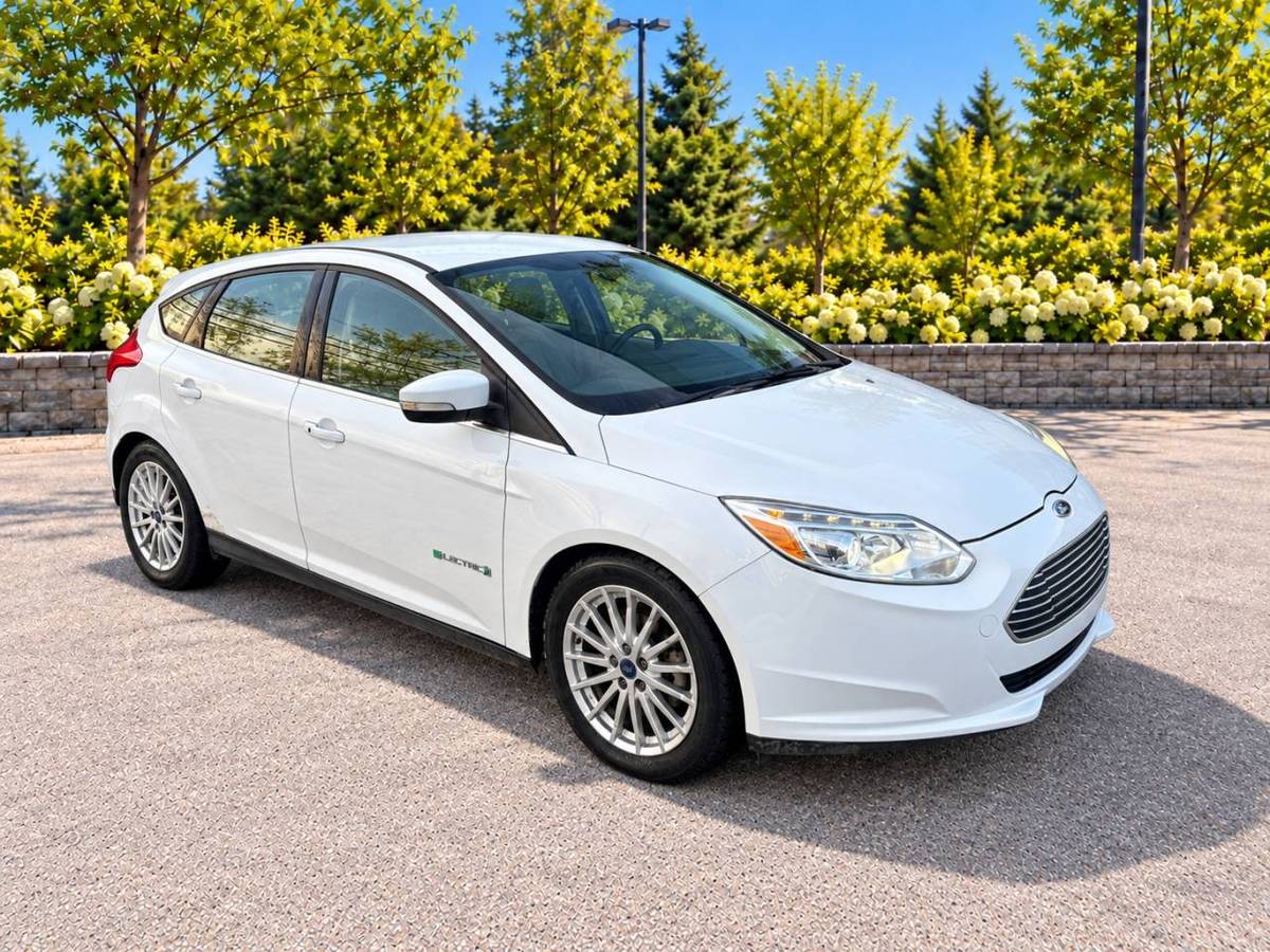 2015 Ford Focus NAVI · Camera · Mags