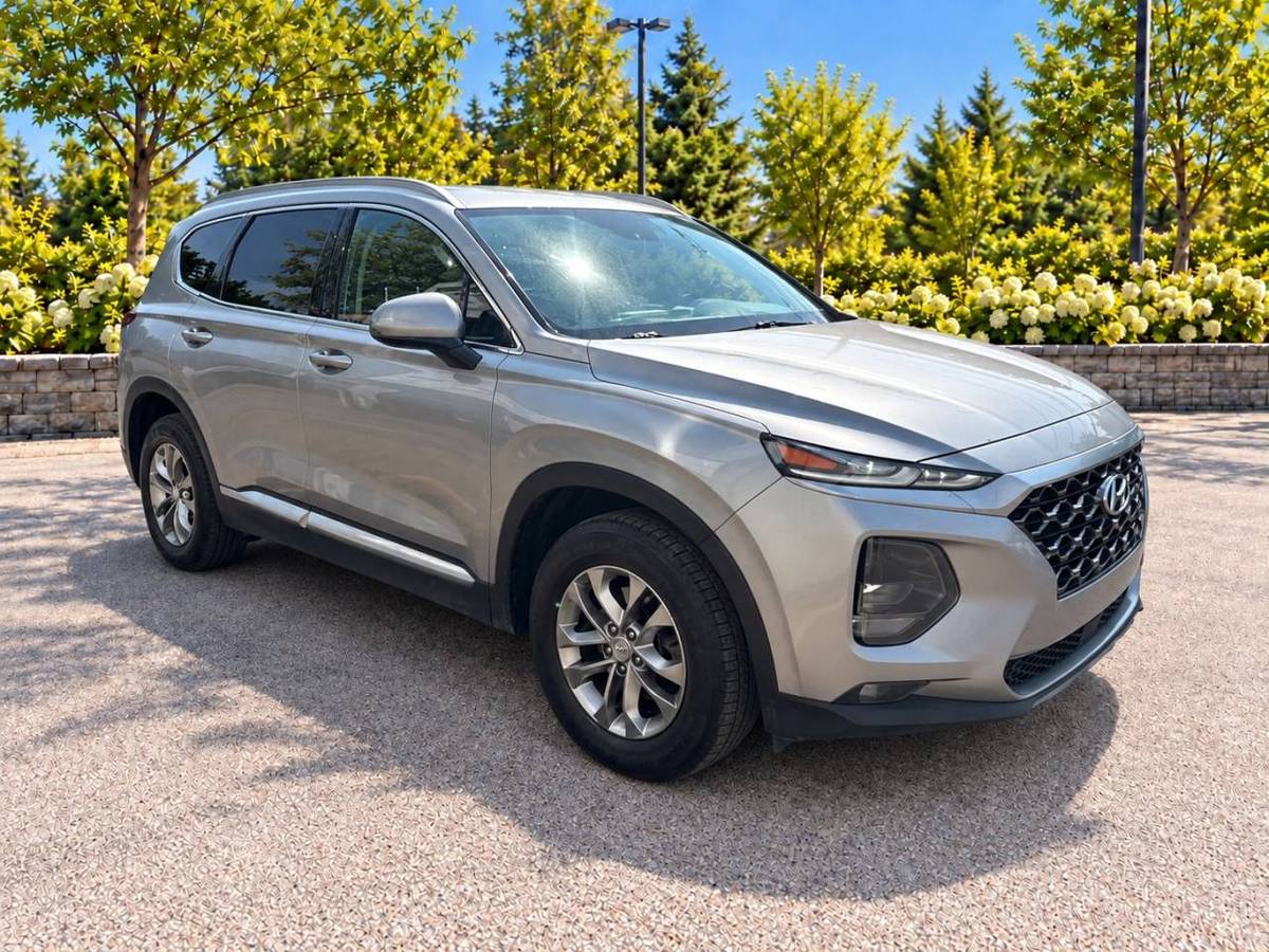 2020 Hyundai Santa Fe AWD · Apple Play · Camera