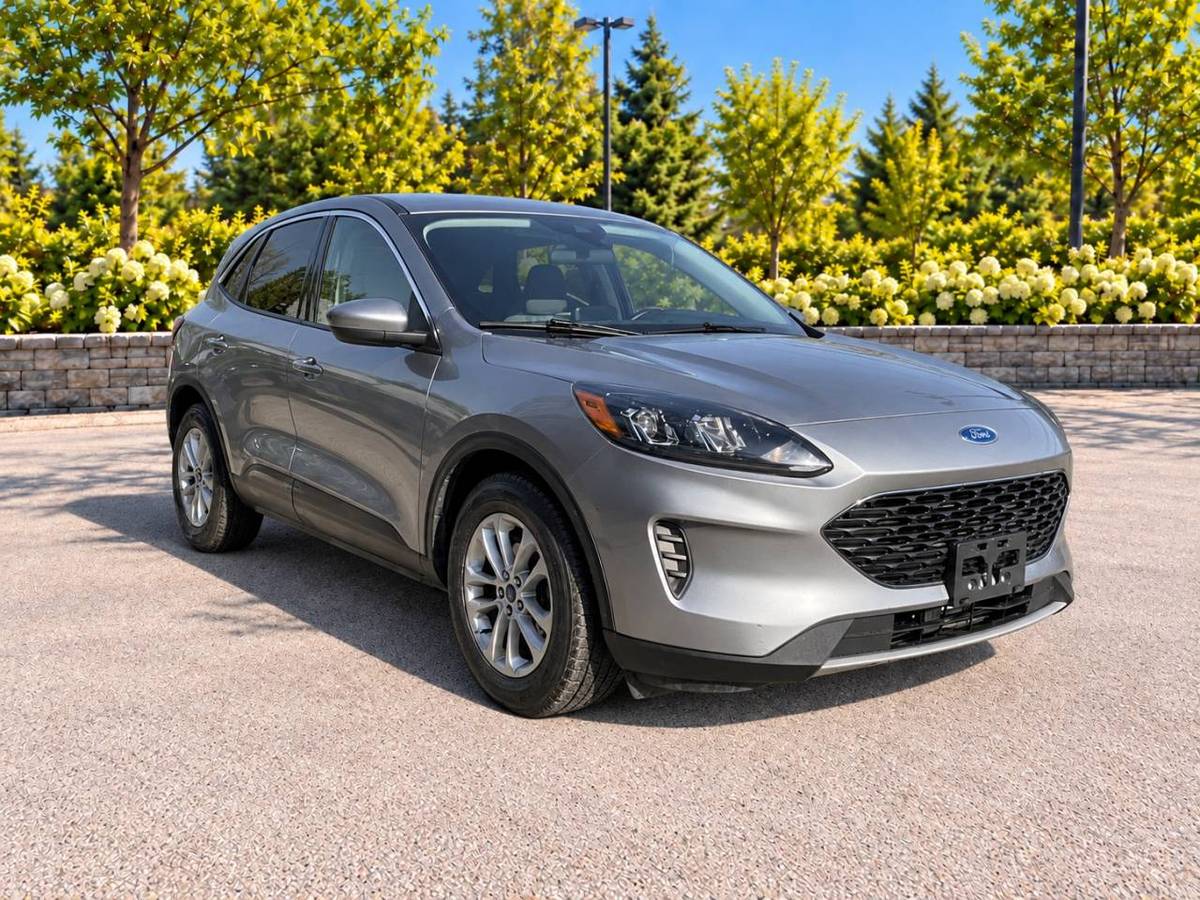 2021 Ford Escape AWD · Camera · Mags
