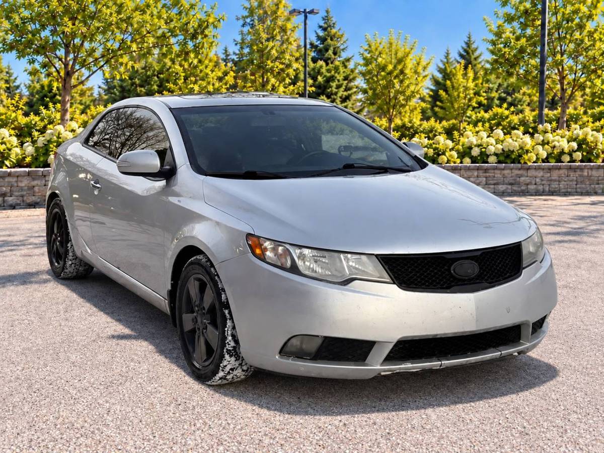 2010 Kia Forte Auto · Cuir · Toit Ouvrant
