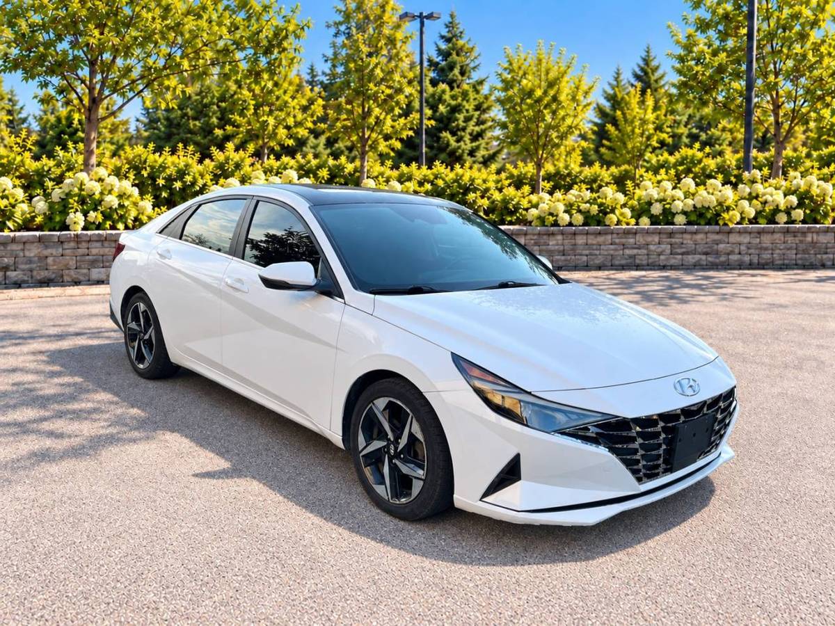2022 Hyundai Elantra NAVI · Cuir · Toit Ouvant