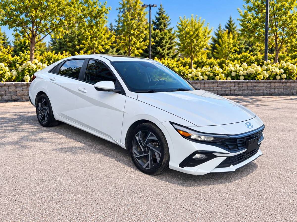 2024 Hyundai Elantra NAVI · Toit Ouvrant · Mags