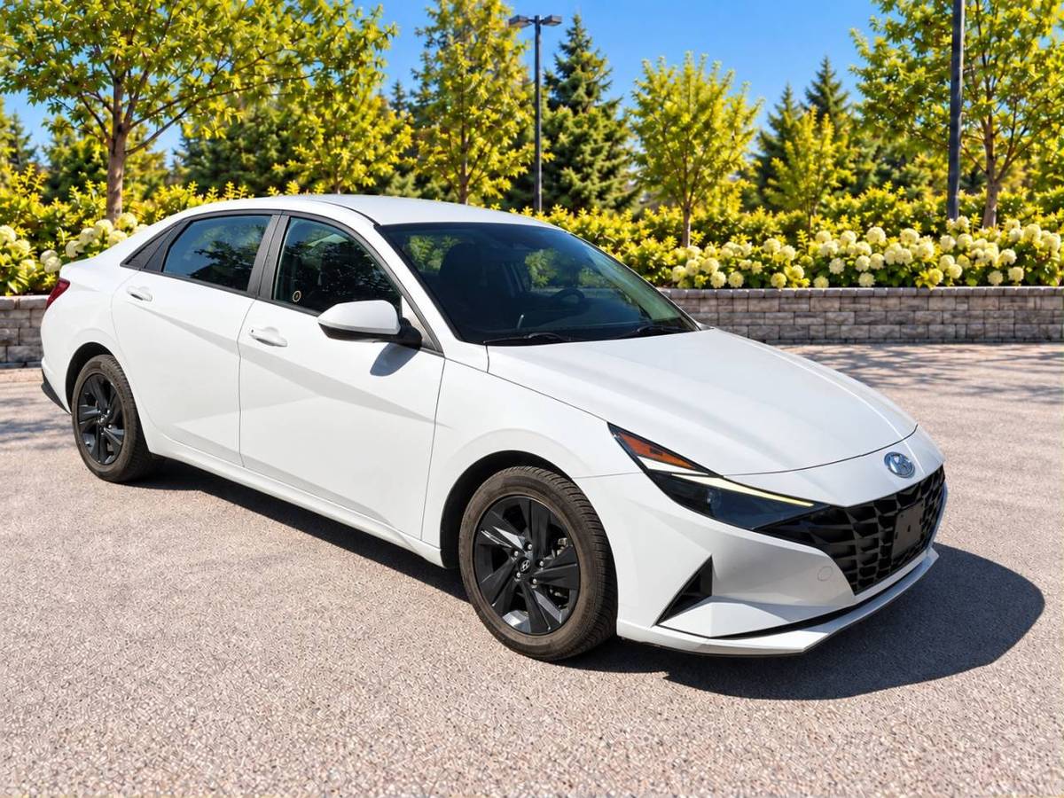 2021 Hyundai Elantra NAVI · Camera · Mags