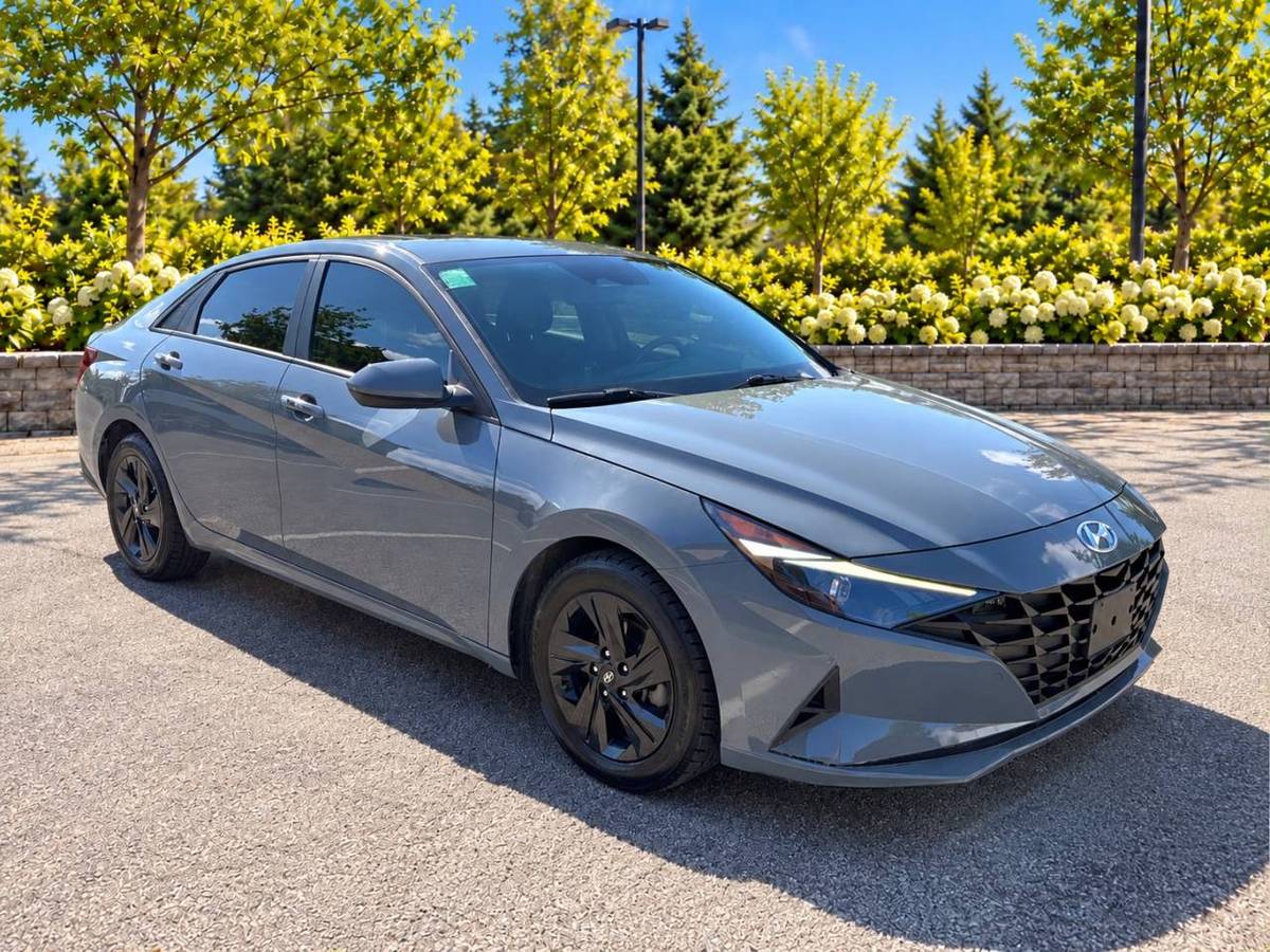 2021 Hyundai Elantra Toit Ouvrant · Camera · Mags