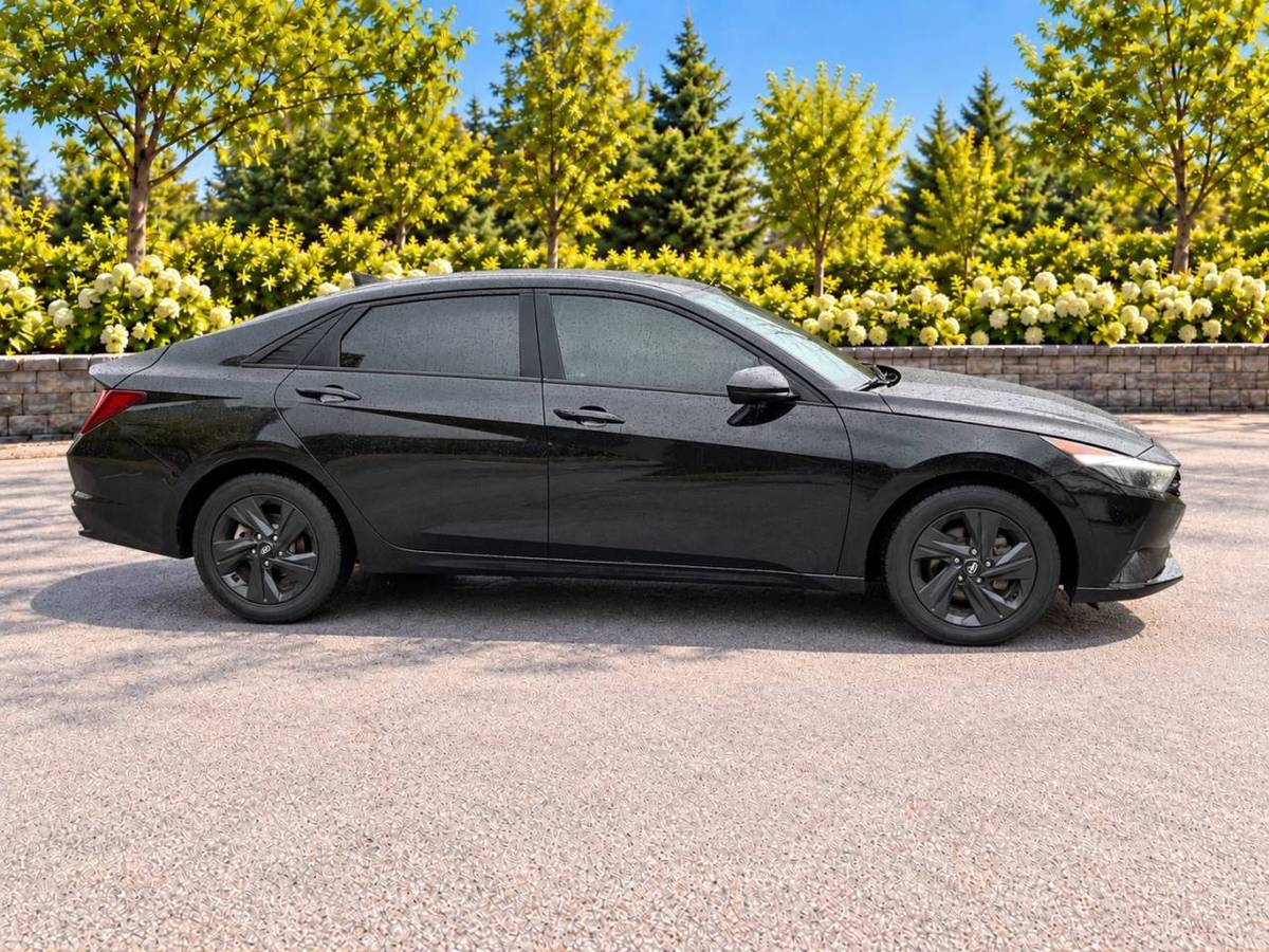 2022 Hyundai Elantra Toit Ouvrant · Camera · Mags