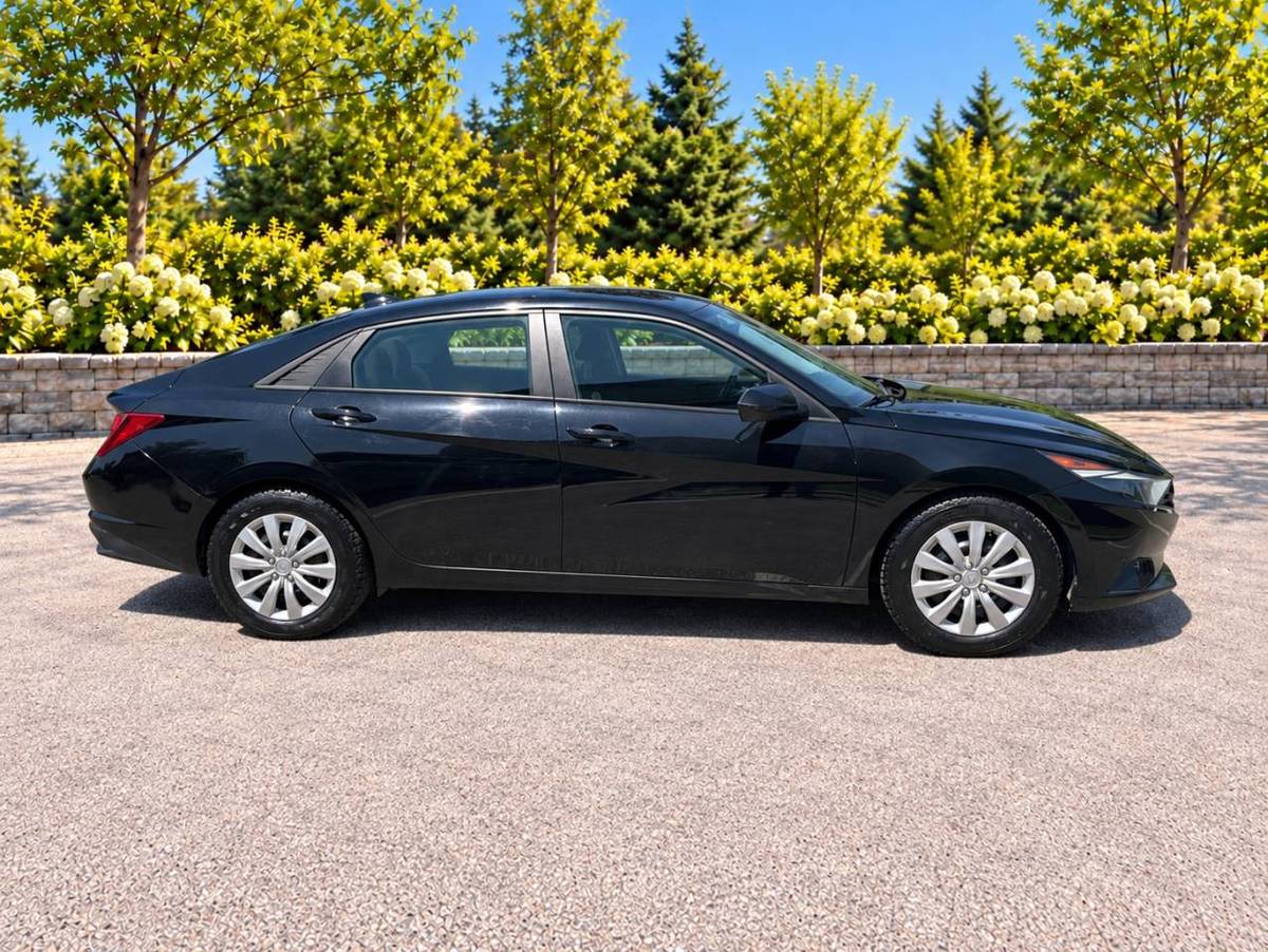 2021 Hyundai Elantra Auto · Camera · Lane Assist