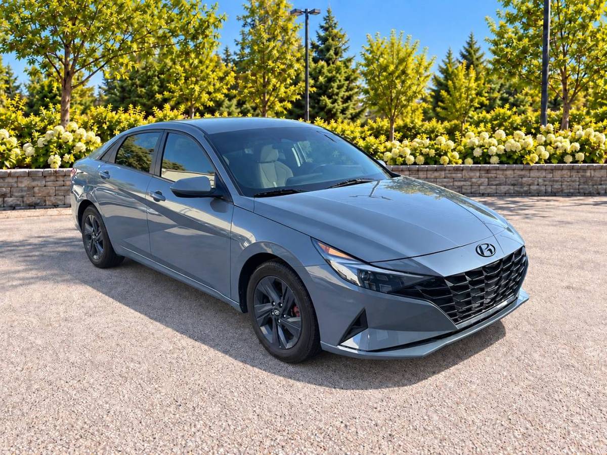 2021 Hyundai Elantra Camera · Air · Mags