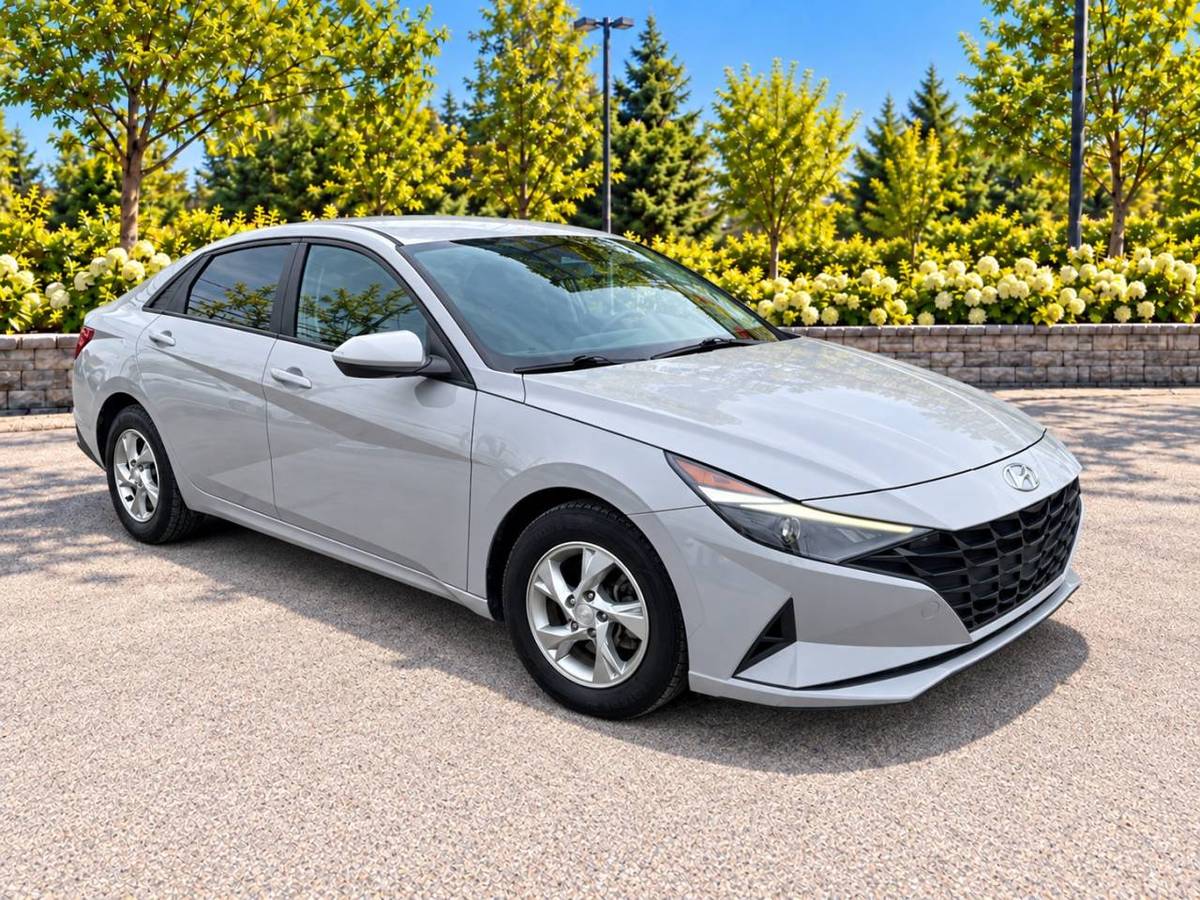 2022 Hyundai Elantra Camera · Air · Mags