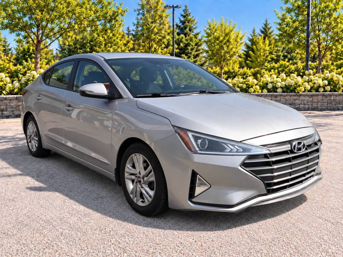 2020 Hyundai Elantra Camera · Toit Ouvrant · Mags