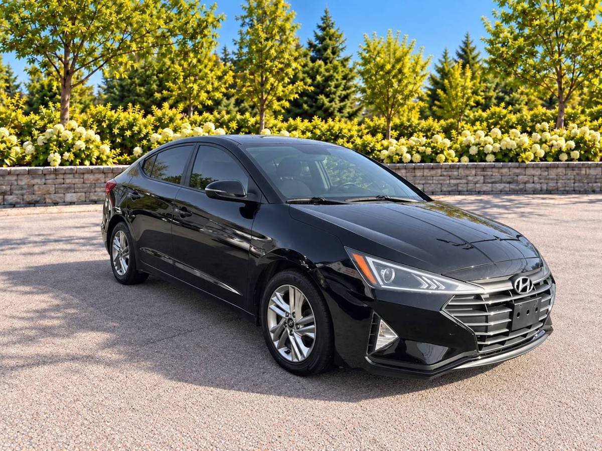 2019 Hyundai Elantra Auto · Camera · Air