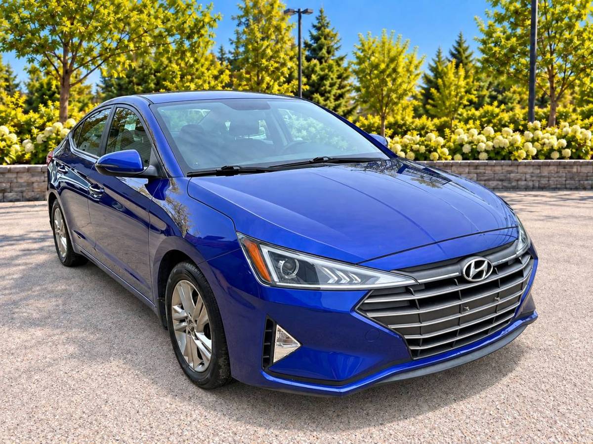 2020 Hyundai Elantra Auto · Camera · Mags