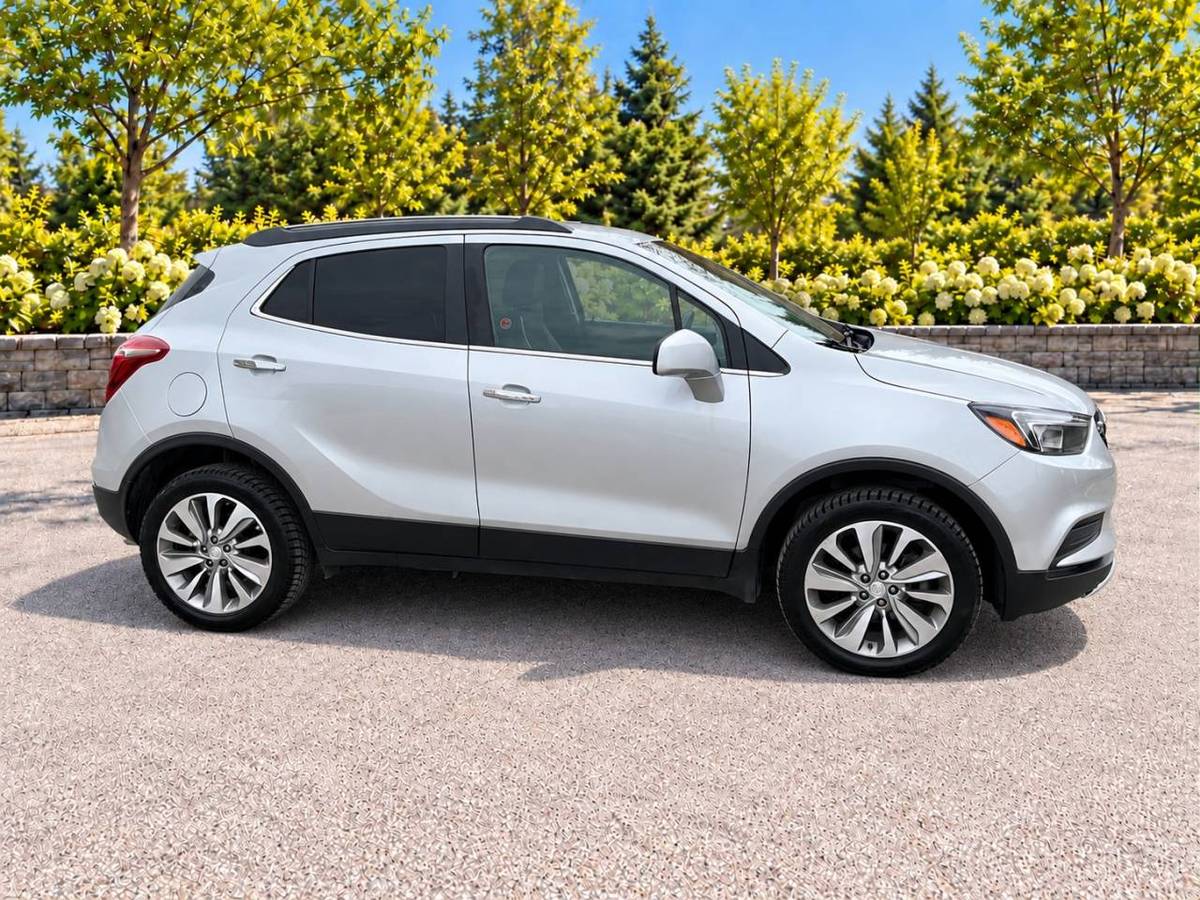 2020 Buick Encore AWD · Camera · Mags