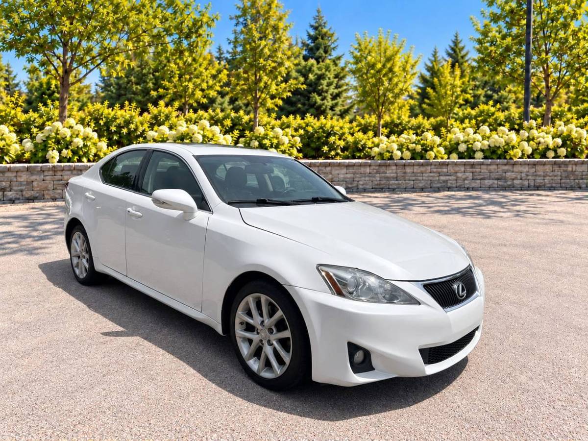 2012 Lexus IS 250 RWD · Cuir · Toit Ouvrant