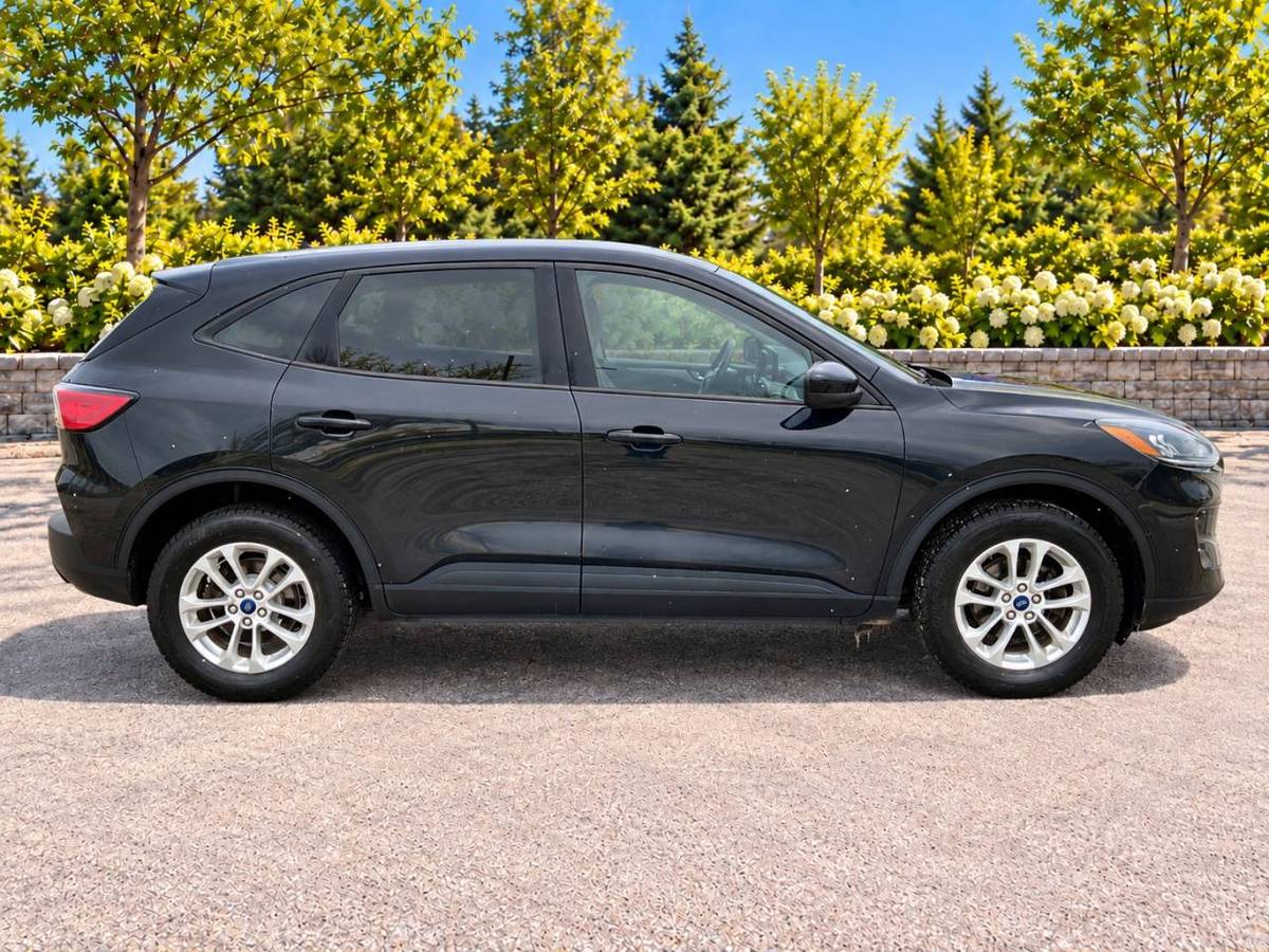 2021 Ford Escape AWD · Camera · Mags