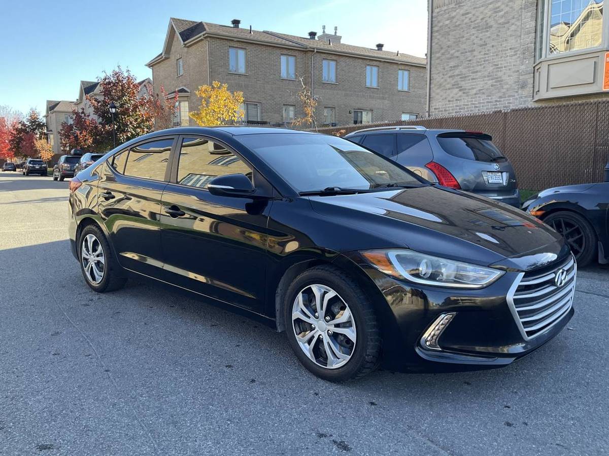 2017 Hyundai Elantra Auto · Camera · Air