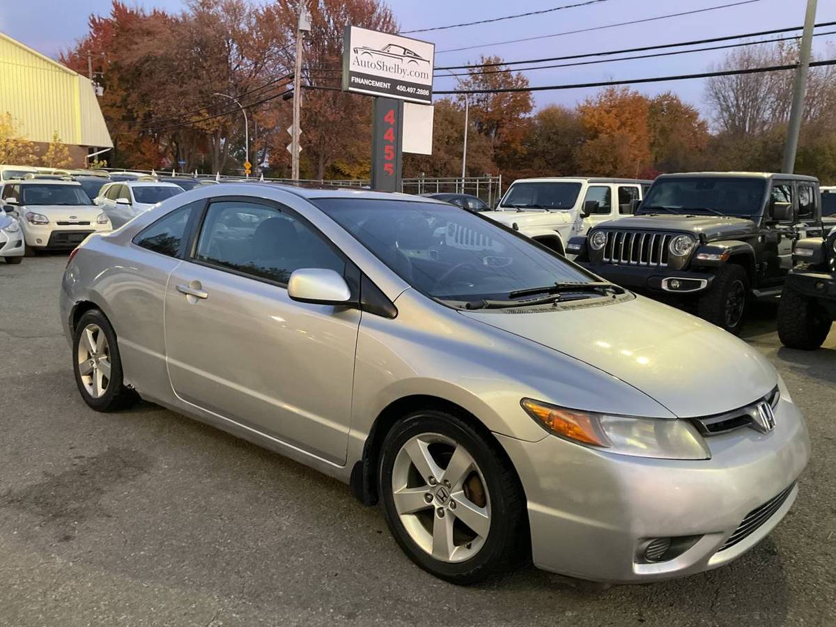 2008 Honda Civic Automatic · Toit Ouvrant · Air Climatisee